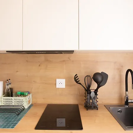 Apartment Studio - Rez De Jardin - Climatisation - Parking - Wifi - Calme - Familiale *
